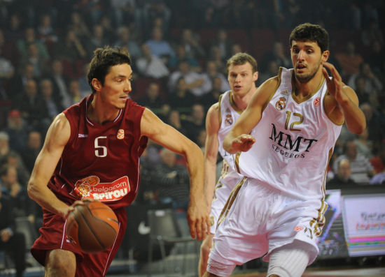 背后指向的 背后指向的